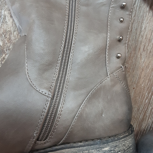 NWOB GRAY/TAUPE TALL RIDING BOOT 8 - Picture 4 of 10